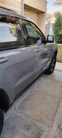 جیپ گراند شیرۆکی